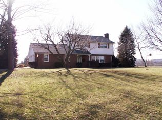 1611 Lloyd Ln, Pennsburg, PA 18073