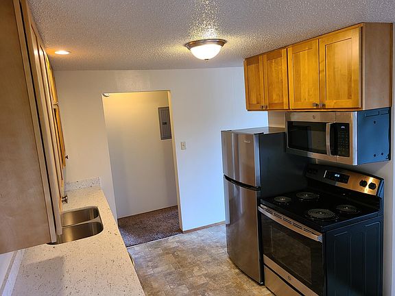3rd image of 2702 S 74th St APT M