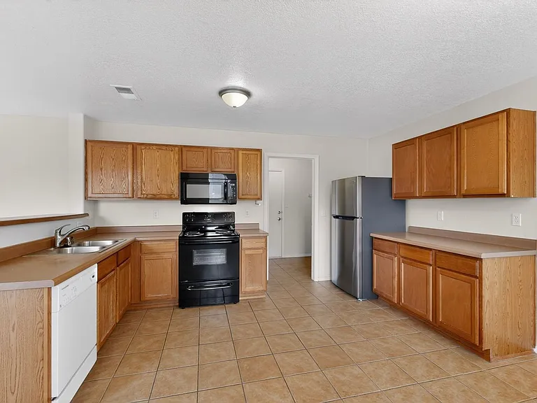 5841 Sandoval Dr NE — Photo 13