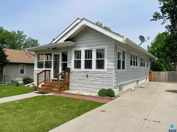 604 S Grange Ave, Sioux Falls, SD 57104