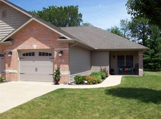 2682 S Pine Meadow Ct, Decatur, IL 62521