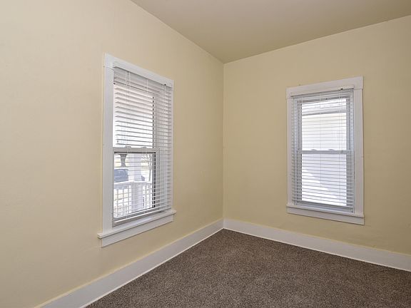 5th image of 614 W College Ave #616