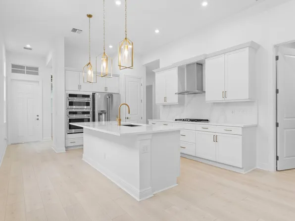 108 SE Via Tirso, Port St Lucie, FL 34952