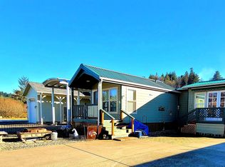 16 Pine Ln, Lakeside, OR 97449