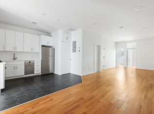 219 E 59th St #1, New York, NY 10022