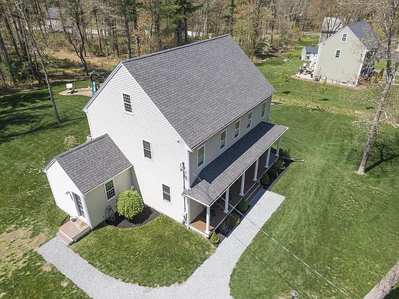 4th image of 4 Robbins Ln