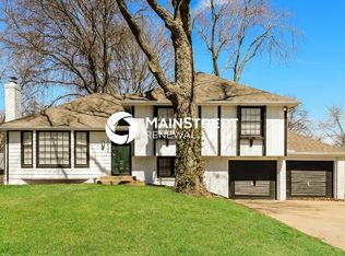 1212 SE Briarcroft St, Lees Summit, MO 64063