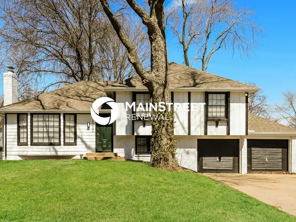 1212 SE Briarcroft St, Lees Summit, MO 64063