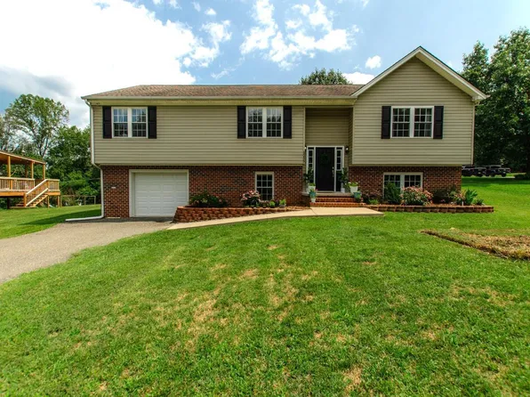 5255 Everett Rd, Forest, VA 24551