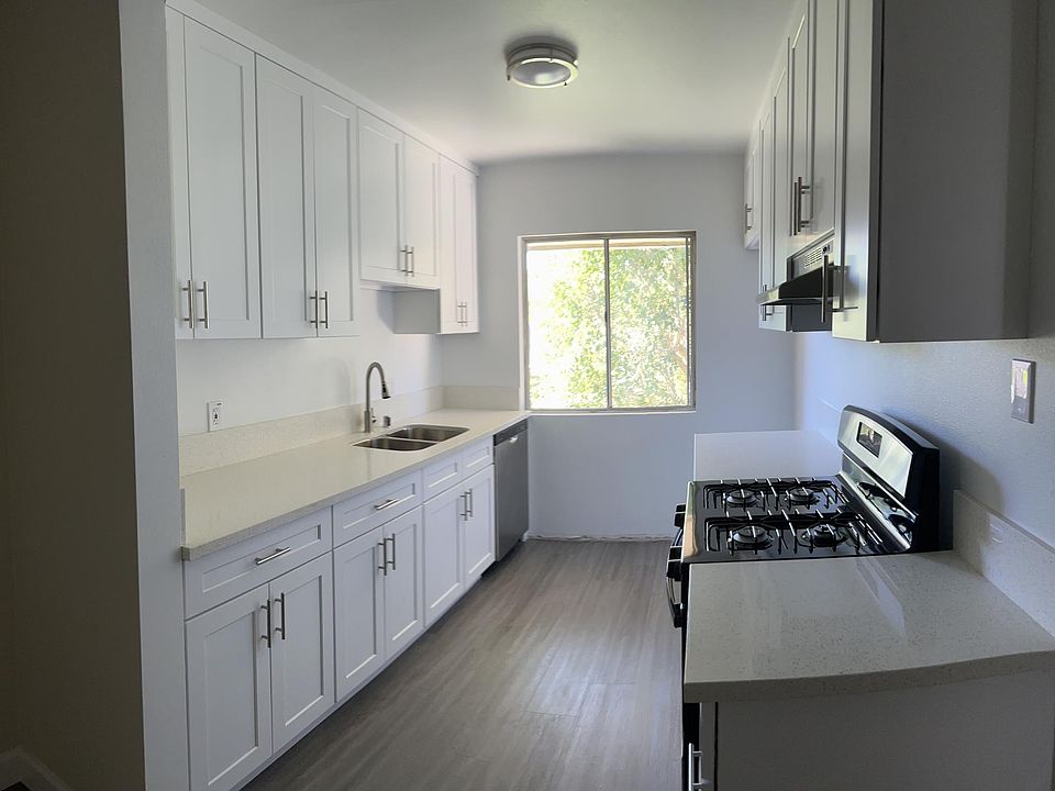 1st image of 500 E Providencia Ave #X