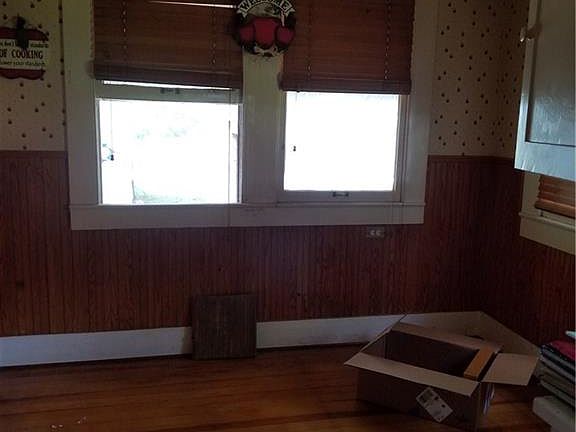 5th image of 607 N Grand Ave