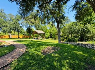 203 E 11th St, Elgin, TX 78621