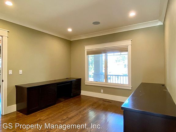 5th image of 1049 Dartmouth Ln