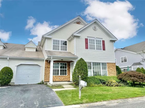 5 Charley Lane #5, Middle Island, NY 11953