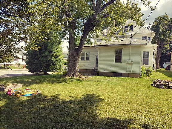 5th image of 1131 N Perkins St