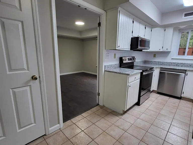 1006 Worthington Dr — Photo 6