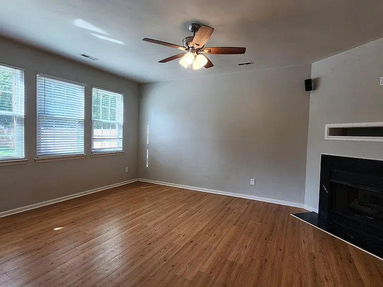 1828 Somersby Ln — Photo 13