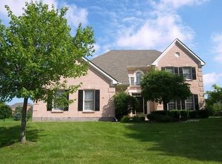 615 Greenleaf Village Dr, Springboro, OH 45066