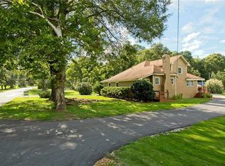 1351 E McIntosh Rd, Griffin, GA 30223