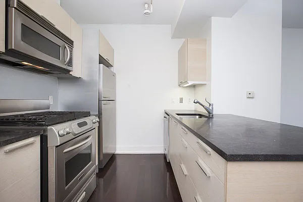 Rented by Levan Real Estate | media 2