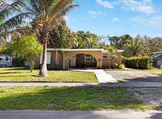 830 NE 140th St, North Miami, FL 33161