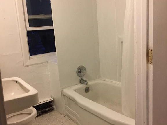 3rd image of 2722 Martha St