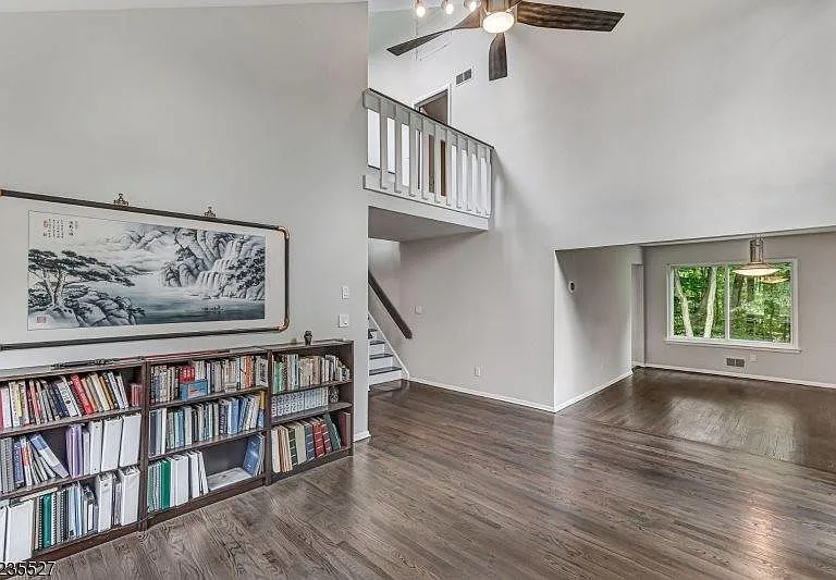 33 Highmount Ave — Photo 6
