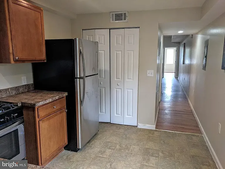 2444 Druid Hill Ave — Photo 28