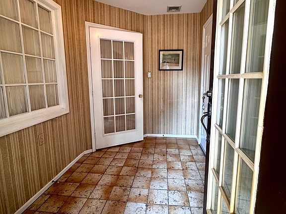 5th image of 34 Sycamore Rd