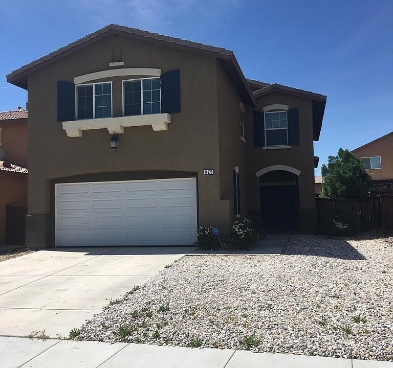 1st image of 14375 Moon Valley St