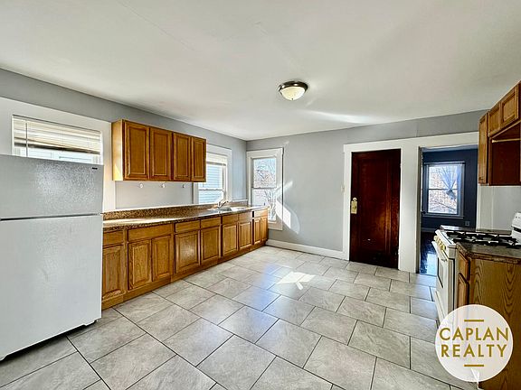 5th image of 212 Exchange St #B