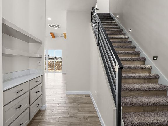 3rd image of 613 Curleaf Ct