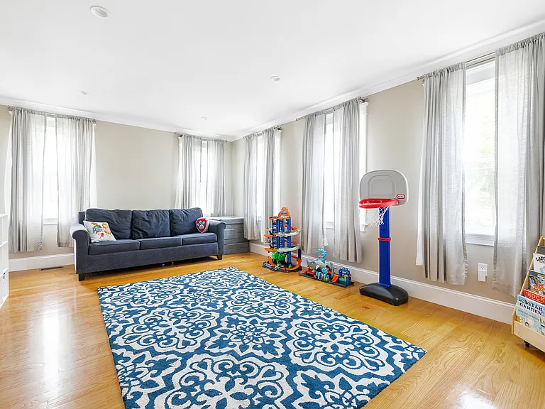 37 Sassamon Ave — Photo 9