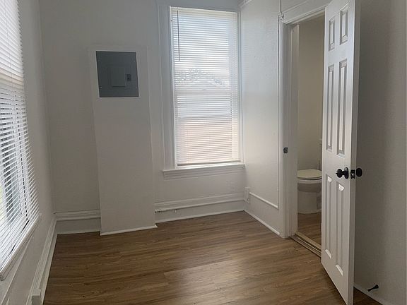 4th image of 135 E 17th St #3