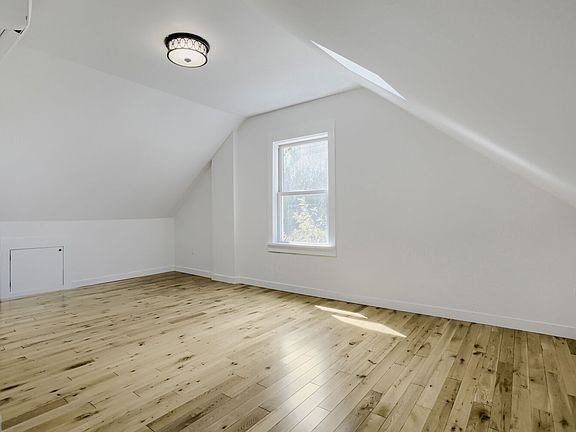 2nd image of 4123 NE 6th Ave