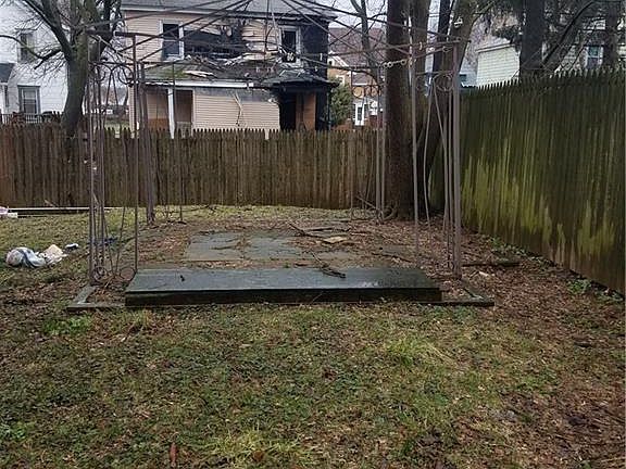 4th image of 161 Clyde Ave