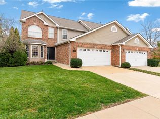 1228 Castle Gate Villas Dr, Saint Louis, MO 63132