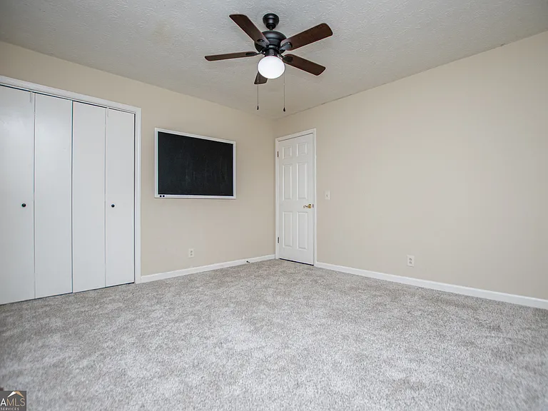 1499 Stonington Ct — Photo 31