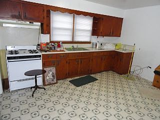3rd image of 2998 Legrande Hwy