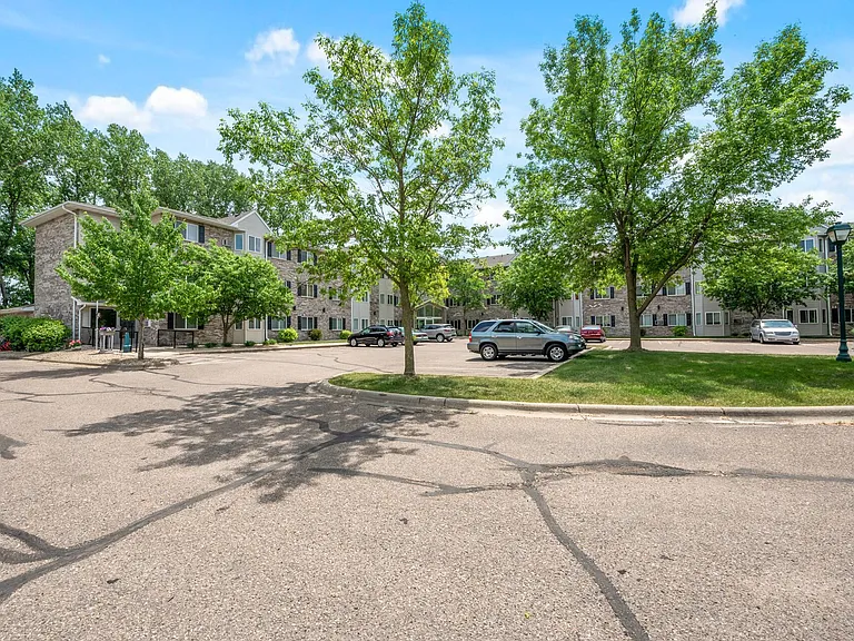 Creekside Commons Apartments — Photo 28