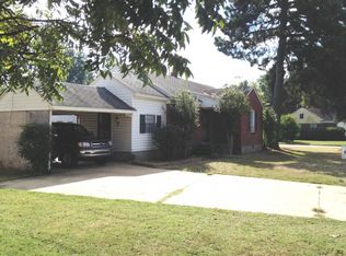 1210 Wells Station Rd, Memphis, TN 38122