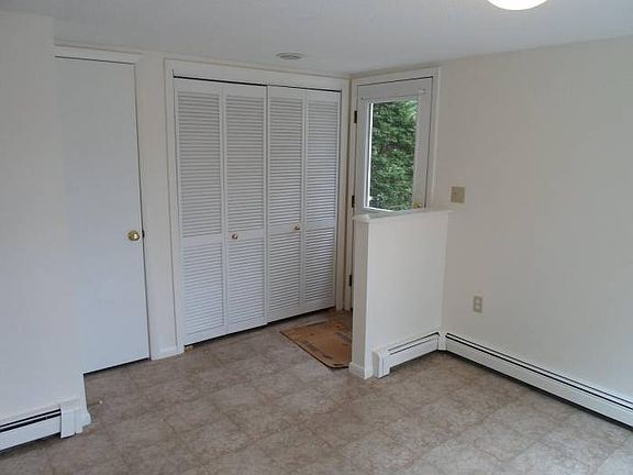 Side entrance to kitchen