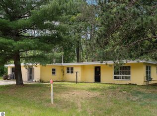 6060 S Seeley Rd, Cadillac, MI 49601