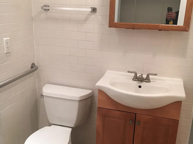 572 Jersey Ave #1R — Photo 11