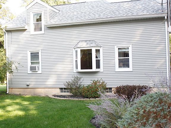 4th image of 335 Spruce St
