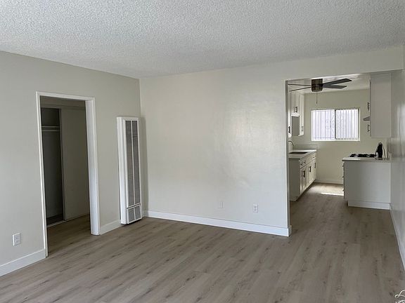 3rd image of 821 Glenway Dr #5
