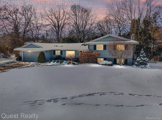 6702 Cathedral Dr, Bloomfield Hills, MI 48301