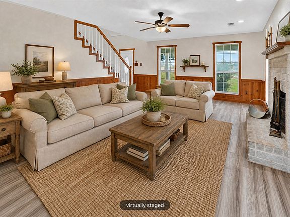 3rd image of 4697 Holbrook Rd