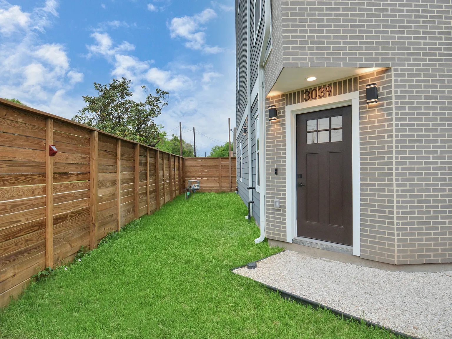 2513 Briley St — Photo 3