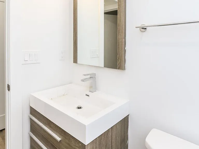 1431 Brown St #2 — Photo 6